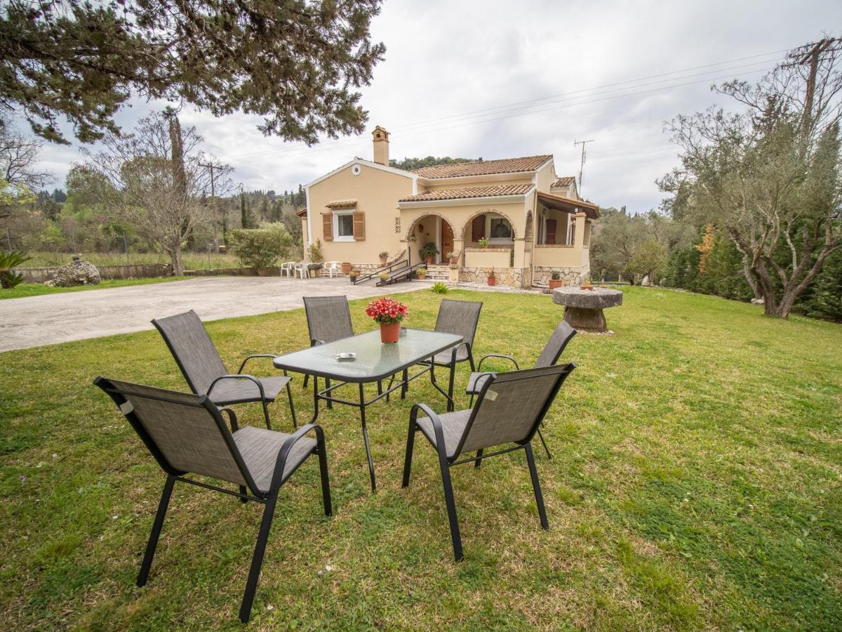 Villa Haris Gazatika Экстерьер фото
