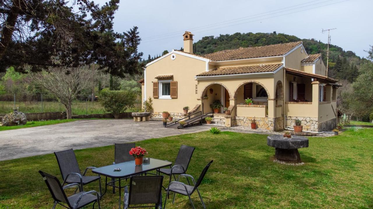 Villa Haris Gazatika Экстерьер фото