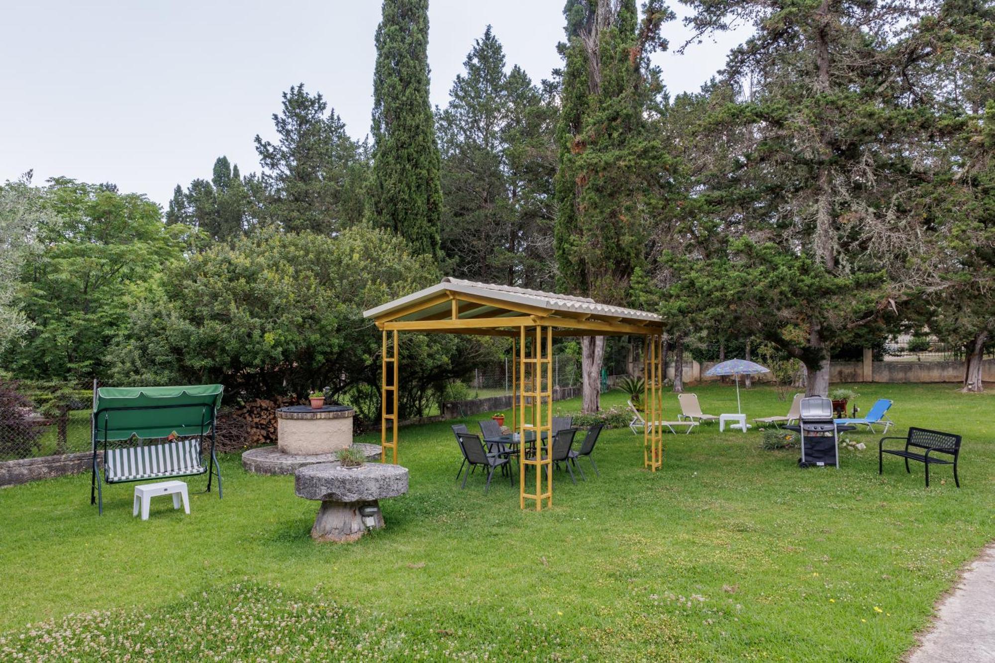 Villa Haris Gazatika Экстерьер фото